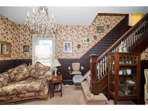 17 Bowen Road, Fort Erie, ON - Indoor Photo Showing Other Room