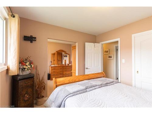 1 Armour Drive, Welland, ON - Indoor Photo Showing Bedroom