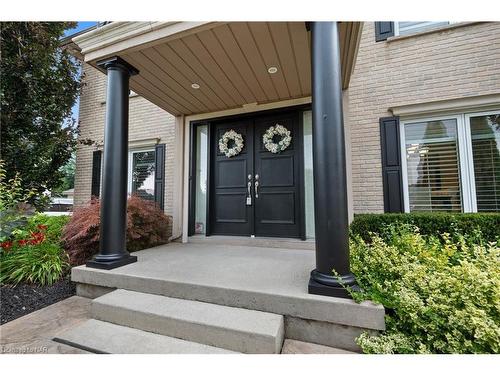 7847 Cathedral Drive, Niagara Falls, ON - Outdoor