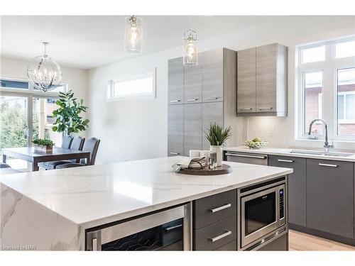675 Rye Street, Niagara-On-The-Lake, ON - Indoor Photo Showing Kitchen With Upgraded Kitchen