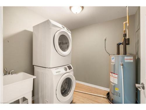 207-16 Sullivan Avenue, Thorold, ON - Indoor Photo Showing Laundry Room