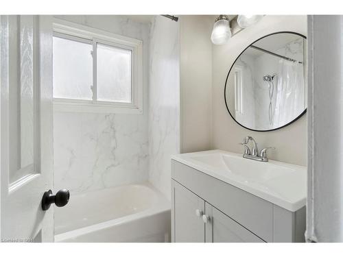 79 Edith Street, St. Catharines, ON - Indoor Photo Showing Bathroom