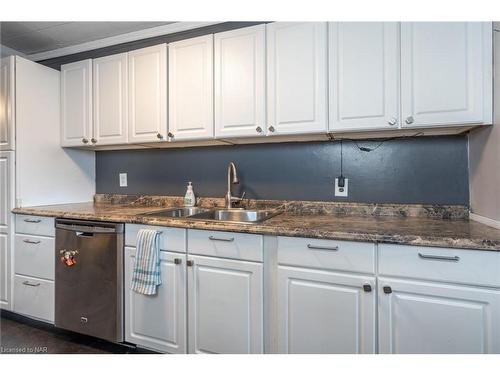 6127 Arad Street, Niagara Falls, ON - Indoor Photo Showing Kitchen With Double Sink