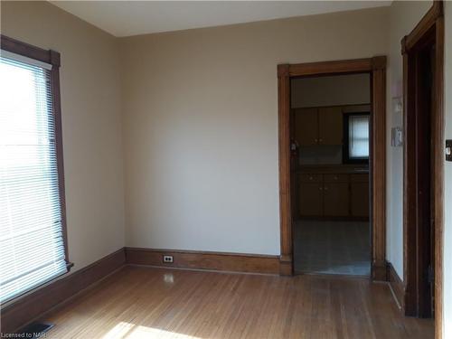 4731 Saint Lawrence Avenue, Niagara Falls, ON - Indoor Photo Showing Other Room