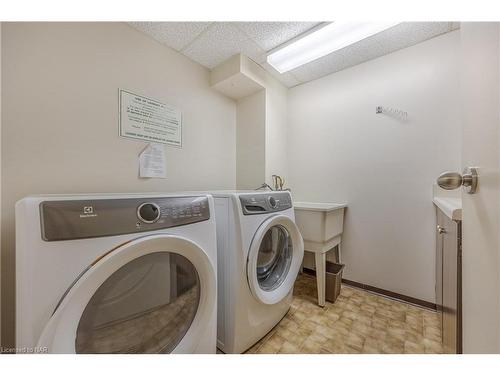 604-141 Church Street, St. Catharines, ON - Indoor Photo Showing Laundry Room