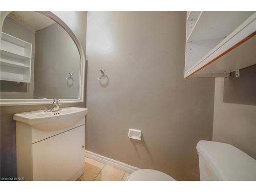 63-75 Ventura Drive, St. Catharines, ON - Indoor Photo Showing Bathroom