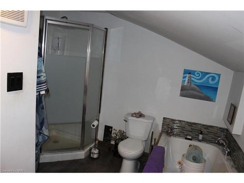 16 Margaret Street, Port Robinson, ON - Indoor Photo Showing Bathroom