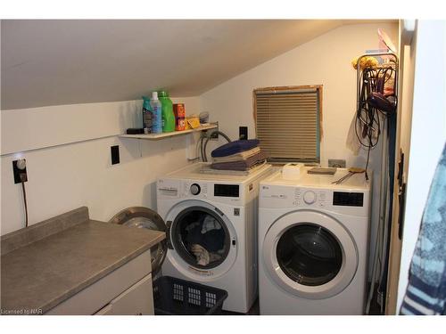 16 Margaret Street, Port Robinson, ON - Indoor Photo Showing Laundry Room