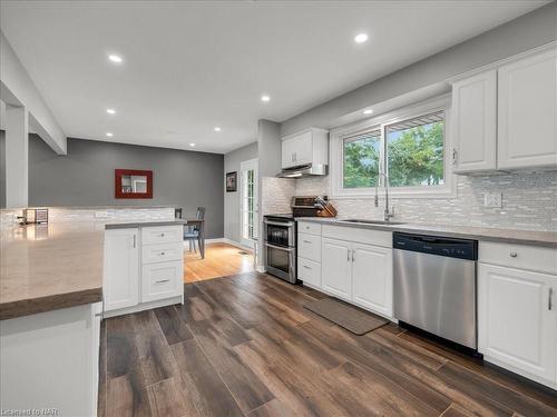 1152 Edgewood Road, Millgrove, ON - Indoor Photo Showing Kitchen With Upgraded Kitchen