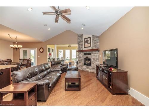 1040 Bertie Street, Fort Erie, ON - Indoor Photo Showing Living Room With Fireplace