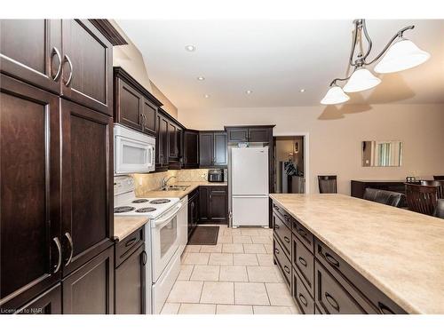 1040 Bertie Street, Fort Erie, ON - Indoor Photo Showing Kitchen With Double Sink