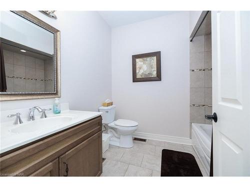 1040 Bertie Street, Fort Erie, ON - Indoor Photo Showing Bathroom