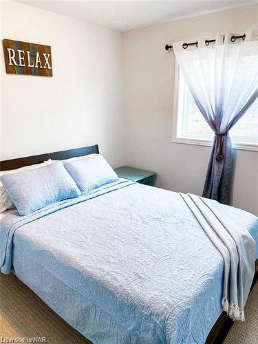 3859 Ryan Avenue, Crystal Beach, ON - Indoor Photo Showing Bedroom