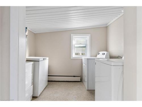 768 Bernard Avenue, Ridgeway, ON - Indoor Photo Showing Laundry Room