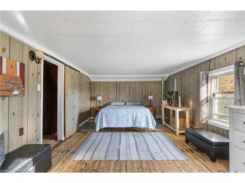 768 Bernard Avenue, Ridgeway, ON - Indoor Photo Showing Bedroom