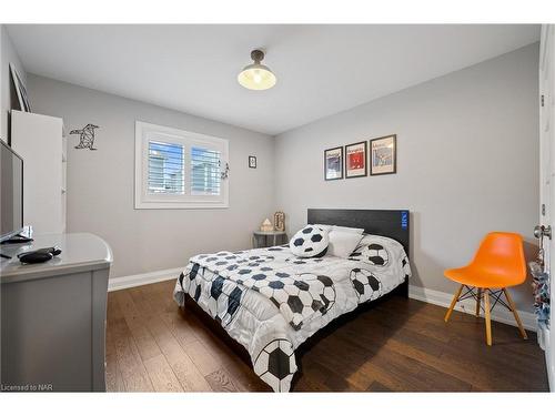 134 Lametti Drive, Fonthill, ON - Indoor Photo Showing Bedroom