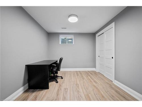 134 Lametti Drive, Fonthill, ON - Indoor Photo Showing Other Room