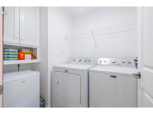 3920 Trillium Circle, Vineland, ON - Indoor Photo Showing Laundry Room
