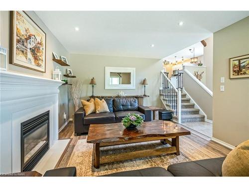 1553 Four Mile Creek Road, Niagara-On-The-Lake, ON - Indoor Photo Showing Living Room With Fireplace