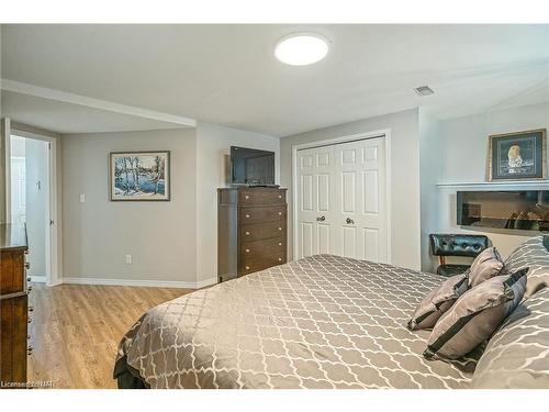 1553 Four Mile Creek Road, Niagara-On-The-Lake, ON - Indoor Photo Showing Bedroom