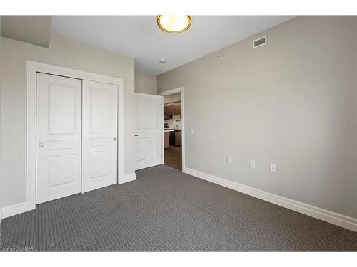 312-212 Lakeport Road, St. Catharines, ON - Indoor Photo Showing Other Room