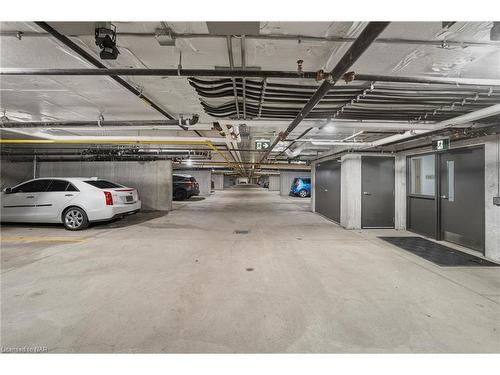 312-212 Lakeport Road, St. Catharines, ON - Indoor Photo Showing Garage