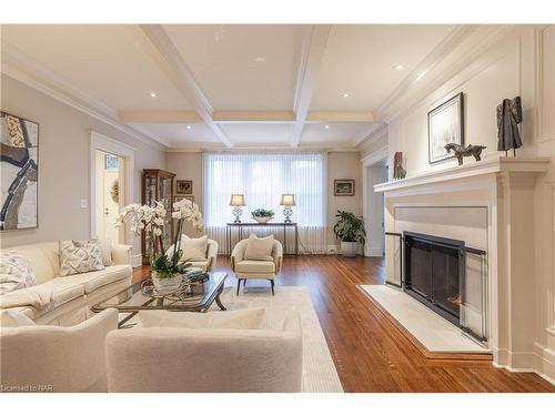 8 Hillcrest Avenue, St. Catharines, ON - Indoor Photo Showing Living Room With Fireplace
