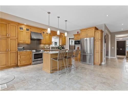 4 Tulip Tree Road, Niagara-On-The-Lake, ON - Indoor Photo Showing Kitchen With Upgraded Kitchen