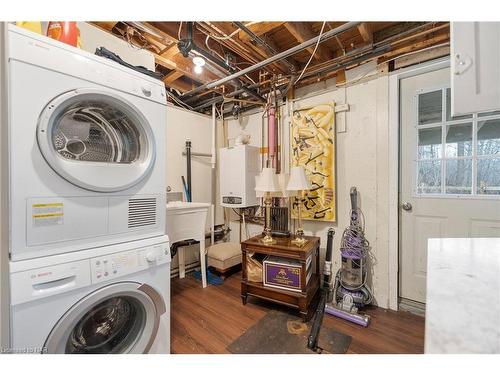 327 Maple Leaf Avenue N, Ridgeway, ON - Indoor Photo Showing Laundry Room