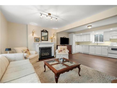 327 Maple Leaf Avenue N, Ridgeway, ON - Indoor Photo Showing Living Room With Fireplace