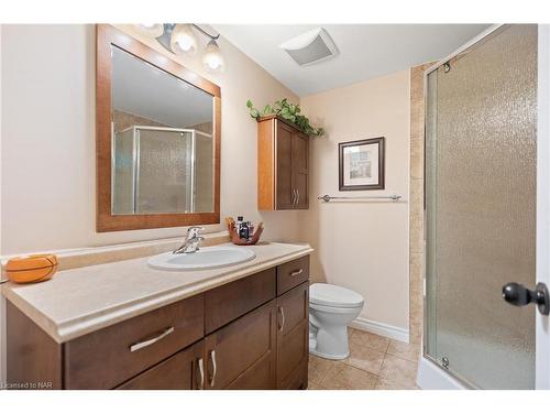16 Bluegrass Crescent, St. Catharines, ON - Indoor Photo Showing Bathroom