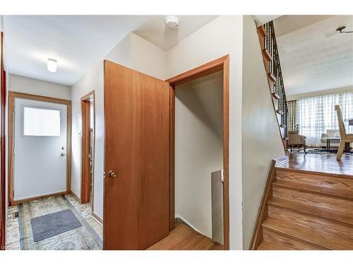 49 Graystone Gardens, Toronto, ON - Indoor Photo Showing Other Room