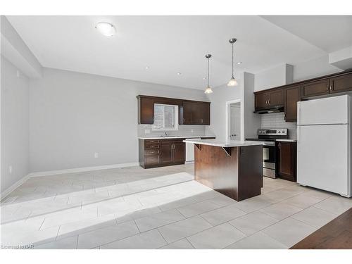 19 Success Way, Thorold, ON - Indoor Photo Showing Kitchen