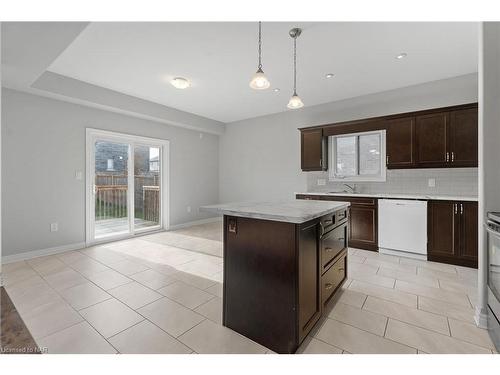19 Success Way, Thorold, ON - Indoor Photo Showing Kitchen
