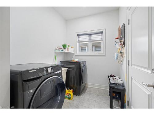 3619 Thunder Bay Road, Ridgeway, ON - Indoor Photo Showing Laundry Room