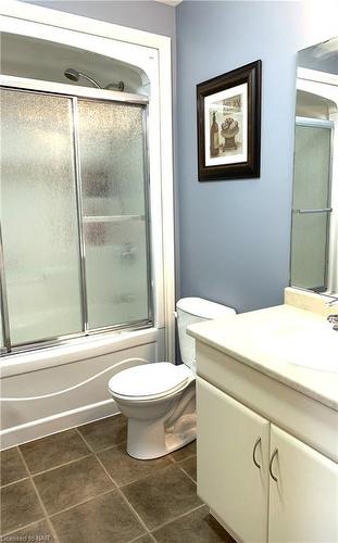 6426 Armelina Crescent Crescent, Niagara Falls, ON - Indoor Photo Showing Bathroom