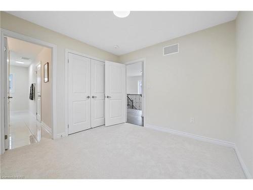 199 Vanilla Trail, Thorold, ON - Indoor Photo Showing Other Room
