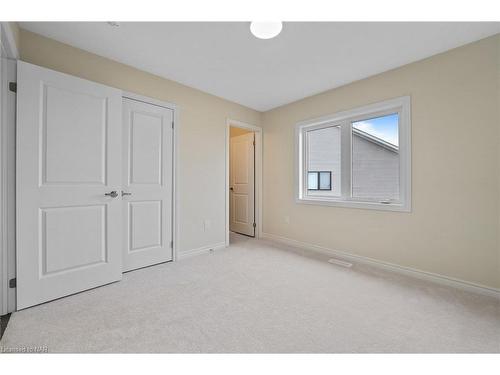 199 Vanilla Trail, Thorold, ON - Indoor Photo Showing Other Room