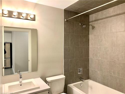 501-73 Arthur Street South Street, Guelph, ON - Indoor Photo Showing Bathroom