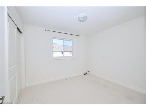 14 Overholt Drive, Thorold, ON - Indoor Photo Showing Bathroom