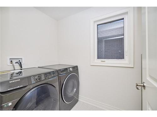 14 Overholt Drive, Thorold, ON - Indoor Photo Showing Laundry Room