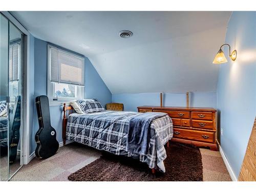 43287 Pettit Road, Wainfleet, ON - Indoor Photo Showing Bedroom