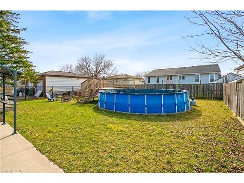 8110 Paddock Trail Drive, Niagara Falls, ON - Outdoor With Above Ground Pool With Backyard