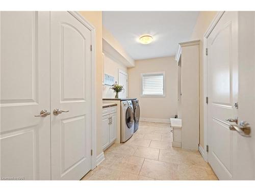5 Angels Drive, Niagara-On-The-Lake, ON - Indoor Photo Showing Laundry Room