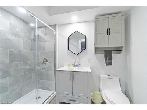 56 Saturn Road, Port Colborne, ON - Indoor Photo Showing Bathroom