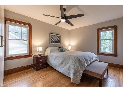 6005 Corwin Avenue, Niagara Falls, ON - Indoor Photo Showing Bedroom