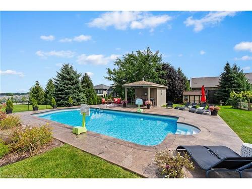 71 Tanbark Road, Niagara-On-The-Lake, ON - Outdoor With In Ground Pool With Backyard