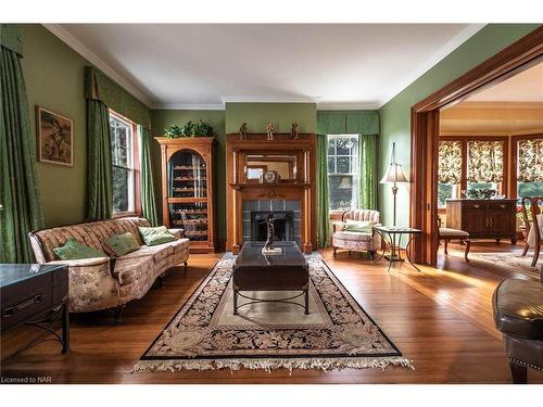 14902 Niagara River Parkway, Niagara-On-The-Lake, ON - Indoor Photo Showing Living Room With Fireplace
