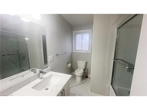 Main-31 Joanna Drive, St. Catharines, ON - Indoor Photo Showing Bathroom