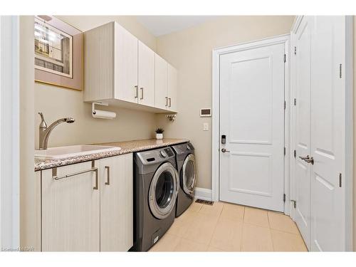 747 Green Street, Niagara-On-The-Lake, ON - Indoor Photo Showing Laundry Room